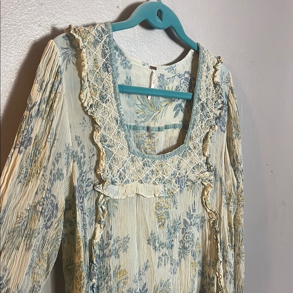 Free People Cream Boho Floral Lace Trim Women's Top - Picture 8 of 10